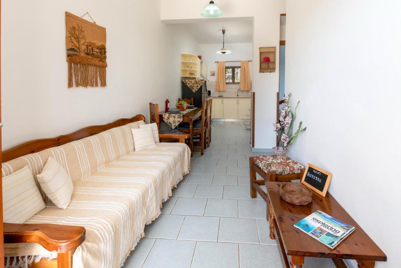 Voula Apartments Гайос Екстериор снимка