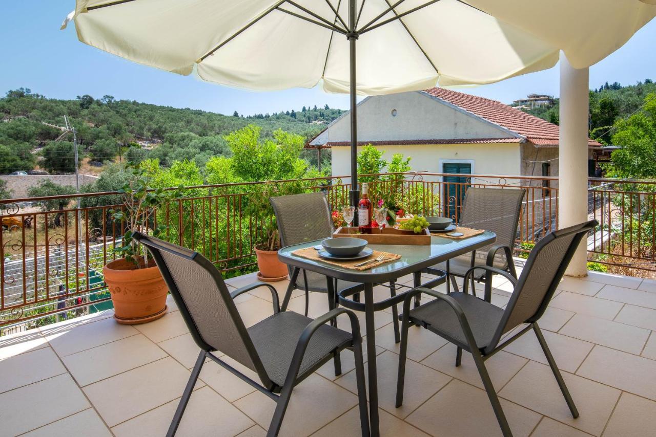 Voula Apartments Гайос Екстериор снимка